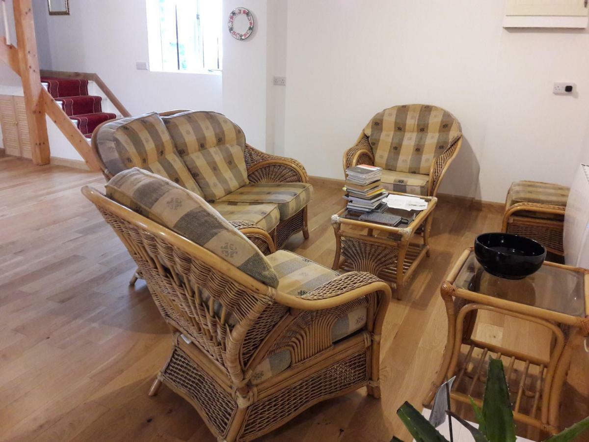 The Barn Annexe, Cefn-yr-allt Holiday home